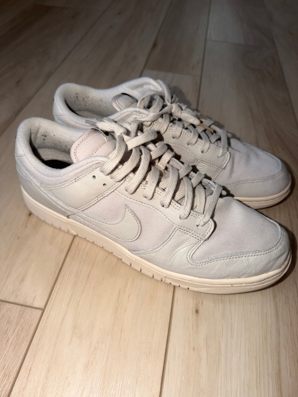 Nike Low-Top Dunk Sneakers in Light Beige